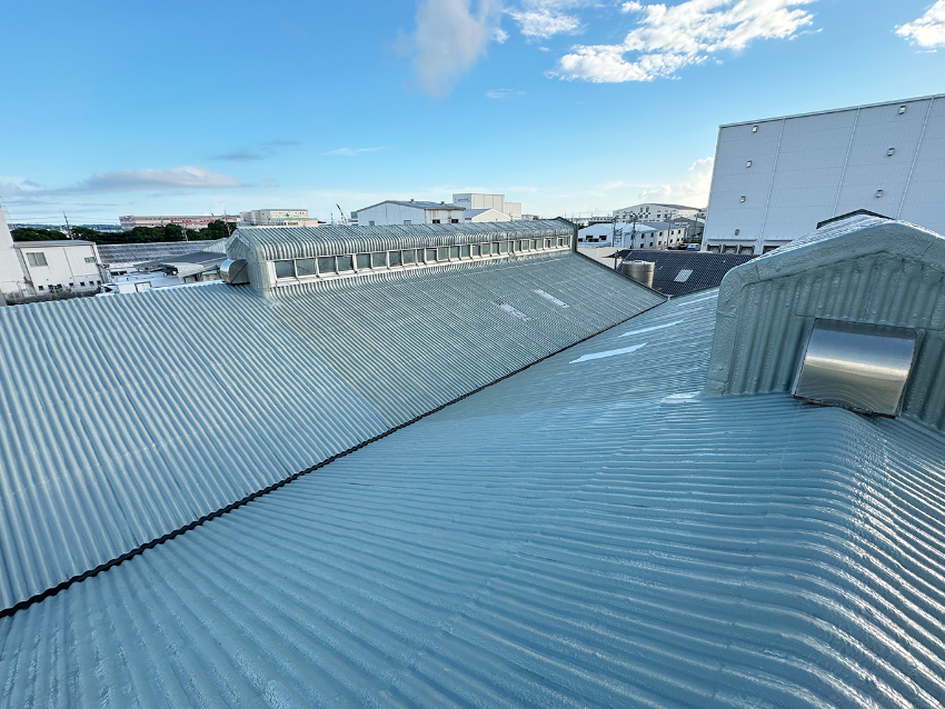 工場屋根スレート板　補強工事事例